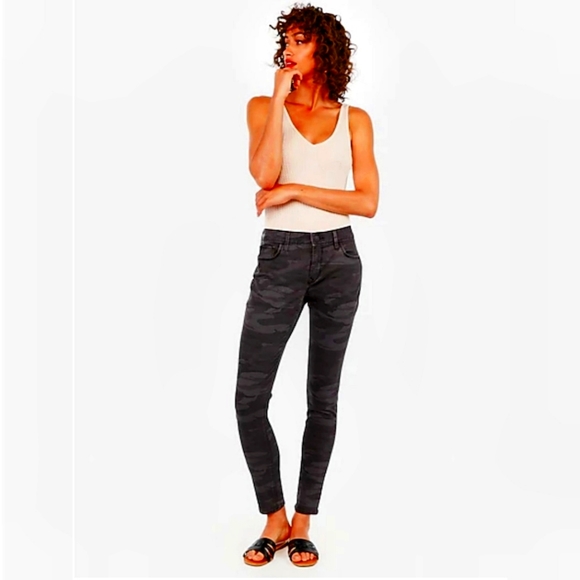 🆕 Express Camo Skinny Jeans